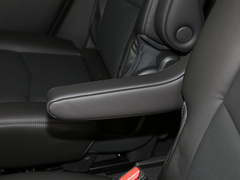 2021款 2.0T 六座四驱豪华型