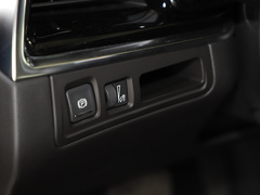 2021款 2.0T 七座四驱豪华型