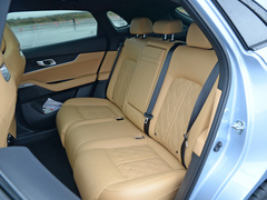 2021款 2.0T 全轮驱动尊贵型
