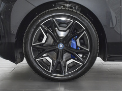 2022款  xDrive40