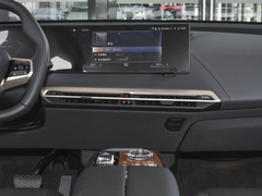 2022款  xDrive40