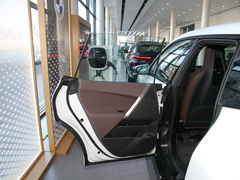 2022款  xDrive40