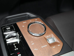 2022款  xDrive40