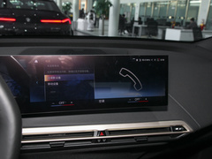 2022款  xDrive40