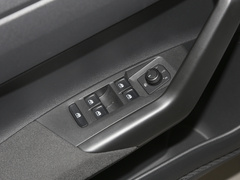 2019款 Plus 1.5L 自动全景乐享版