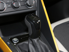 2021款 Plus 1.5L 自动炫彩科技版