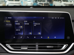 2021款 2.0T双增压 自动四驱高底盘舒享型标箱