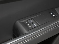 2021款 2.0T 200PS R-DYNAMIC 青春运动版