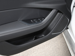 2021款 2.0T 200PS R-DYNAMIC 青春运动版