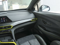 2021款 1.5T 运动版 旗舰型