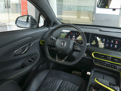 2021款 1.5T 运动版 旗舰型