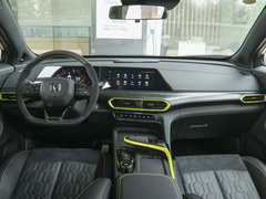 2021款 1.5T 运动版 旗舰型
