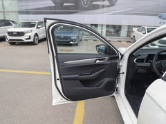 2021款 1.5L 自动铂金版