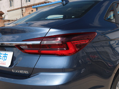 2021款 1.5L 自动铂金版