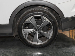 2022款 40 e-tron 星耀型 锦衣套装