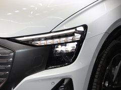 2022款 40 e-tron 星耀型 锦衣套装