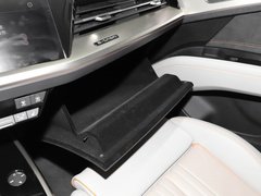 2022款 40 e-tron 星耀型 锦衣套装