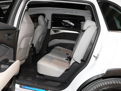2022款 40 e-tron 星耀型 锦衣套装