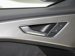 2022款 40 e-tron 星耀型 锦衣套装