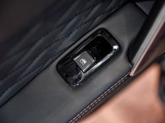 2021款 2.0T 自动四驱环塔冠军版