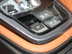 2021款 P380 全驱V6赛道传奇版