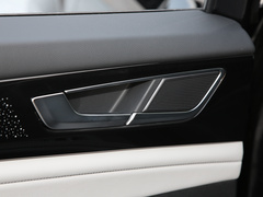 2021款 330TSI 两驱尊崇豪华版