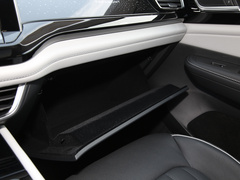 2021款 330TSI 两驱尊崇豪华版
