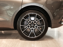 2022款 4.0T V8