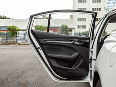 2021款 1.5L 手动铂金版