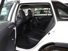 2021款 2.0L CVT四驱风尚Plus版 