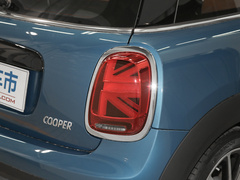 2022款 1.5T COOPER 艺术家