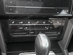 2023款 200万辆纪念版 330TSI DSG领先型