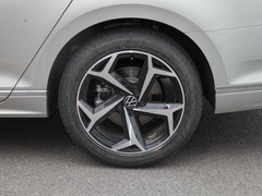 2023款 200万辆纪念版 330TSI DSG领先型