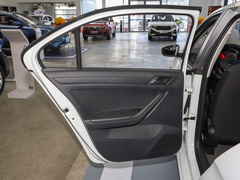 2021款 1.5L 手动进取版