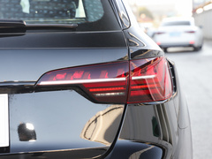 2021款 RS4 Avant 暗金版