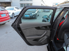 2021款 RS4 Avant 暗金版
