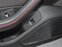 2021款 RS4 Avant 暗金版