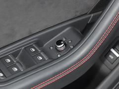 2021款 RS4 Avant 暗金版