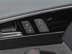 2021款 RS4 Avant 暗金版