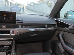 2021款 RS4 Avant 暗金版