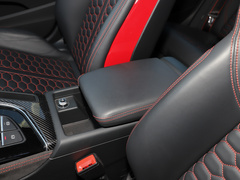 2021款 RS4 Avant 暗金版
