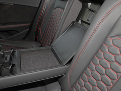 2021款 RS4 Avant 暗金版