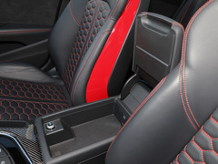 2021款 RS4 Avant 暗金版
