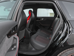 2021款 RS4 Avant 暗金版
