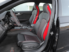 2021款 RS4 Avant 暗金版