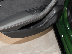 2021款 RS4 Avant 暗金版
