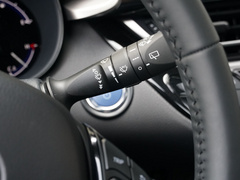 丰田C-HR 2021款 双擎 2.0L E-CVT尊贵版