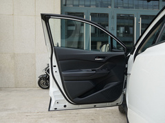 2021款 双擎 2.0L E-CVT尊贵版