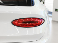 2022款 4.0T V8