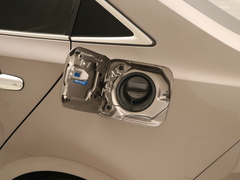 2021款 2.0L 尊贵版